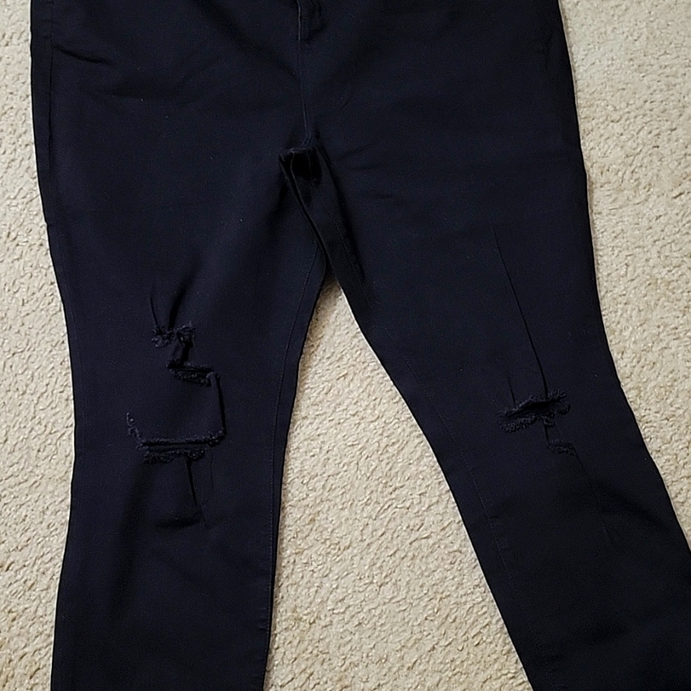 Plus size black distressed women jeans